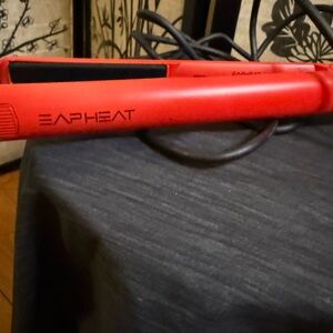 Red EAP Heat Styling Flat Iron